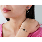 Kolczyki złote 585 modne wiszące na sztyfcie z czarnym kwiatkiem