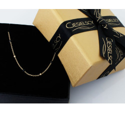 Złoty naszyjnik z regulacją, prosty i elegancki