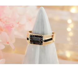Złoty sygnet 585 unisex z czarnymi cyrkoniami dla mężczyzny