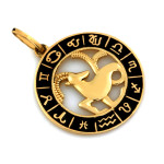 Zawieszka złota Koziorożec zodiak z czarną emalią