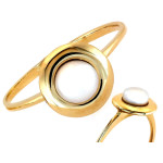 Złoty pierścionek z perłą