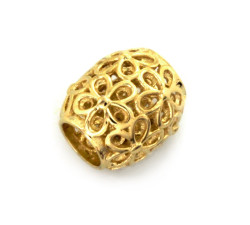 Złota przywieszka charms z kwiatowym motywem