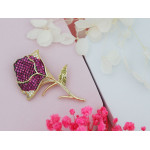 Złota broszka z cyrkoniami dla kobiety