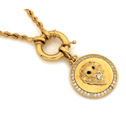 Złoty naszyjnik z motywem zwierzęcia