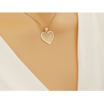 Złota przywieszka w kształcie serca