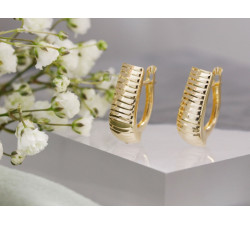 Złote kolczyki angielskie, diamentowane, 14k