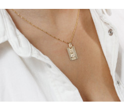 Złote medaliki 585/14k – elegancka biżuteria