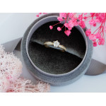 Złoty pierścionek Solitare z cyrkoniami dla kobiet