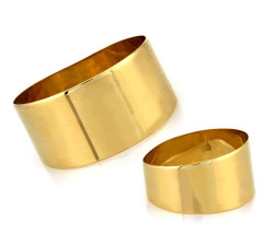 Złoty pierścionek Eternity z błyszczącą powierzchnią