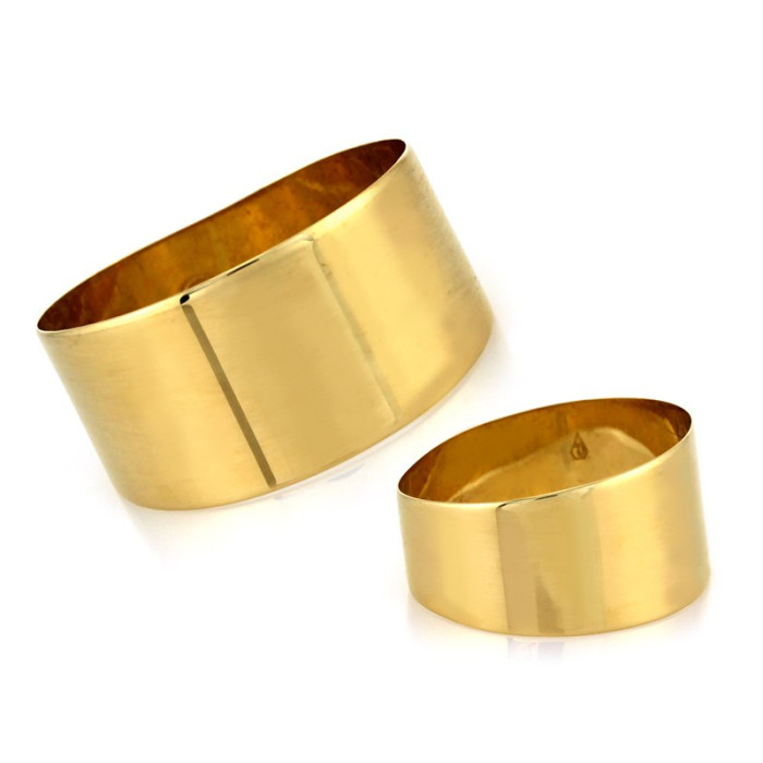 Złoty pierścionek Eternity z błyszczącą powierzchnią