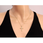 Krzyżyk złoty 375 zawieszka bez wizerunku klasyczny i uniwersalny