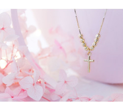 Srebrny naszyjnik z motywem krzyżyka