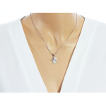 Srebrna zawieszka aniołek z sercem i cyrkoniami