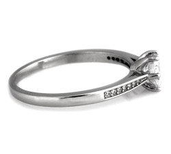 Pierścionek srebrny z cyrkoniami - elegancka klasyka