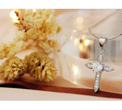 Krzyżyk srebrny z cyrkoniami zawieszka wisiorek