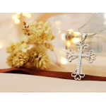 Srebrna przywieszka z krzyżykiem