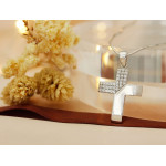 Srebrny krzyżyk z cyrkoniami wisiorek