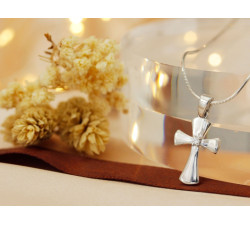 Zawieszka srebrna krzyżyk z cyrkonią