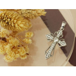 Srebrny krzyżyk z cyrkoniami na łańcuszek