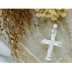 Srebrny krzyżyk zawieszka z pasyjką