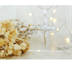 Srebrny krzyżyk zawieszka na łańcuszek