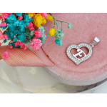 Srebrna zawieszka z sercem z cyrkoniami z literką E