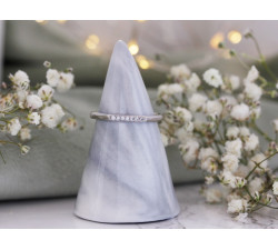 Srebrny pierścionek nowoczesny, minimalistyczny