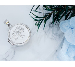 Zawieszka srebrna okrągłe puzderko na zdjęcie z drzewkiem