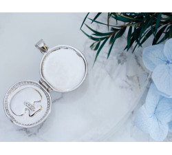 Zawieszka srebrna okrągłe puzderko na zdjęcie z drzewkiem