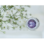 Srebrny charms z fioletowymi kamieniami do bransoletki
