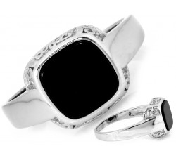 Srebrny sygnet z czarnym kamieniem