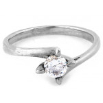 Srebrny pierścionek z cyrkonią zawsze na czasie