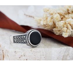 Srebrny pierścionek z markazytami 925