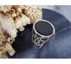 Elegancki srebrny pierścionek w rozmiarze 22-25