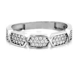 Srebrny pierścionek z cyrkoniami obrączkowy