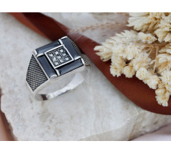 Sygnet srebrny z onyksami i markazytami