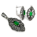 Zestaw srebrnych kolczyków i zawieszki z markazytami