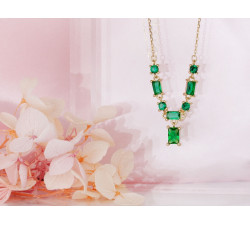Pozłacany srebrny naszyjnik z zielonymi kamieniami