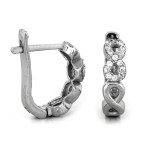 Srebrne kolczyki z motywem nieskończoności