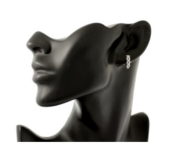 Srebrne kolczyki z motywem nieskończoności