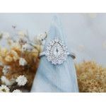 Pierścionek srebrny oczko kropla z cyrkoniami