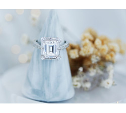 Srebrny pierścionek z prostokątnym oczkiem