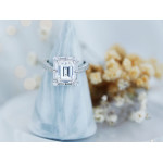 Srebrny pierścionek z prostokątnym oczkiem