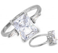 Pierścionek srebrny z dużą prostokątną cyrkonią