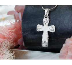Srebrny krzyżyk zawieszka 0.925