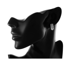 Srebrne kolczyki z cyrkoniami w motywie nieskończoności