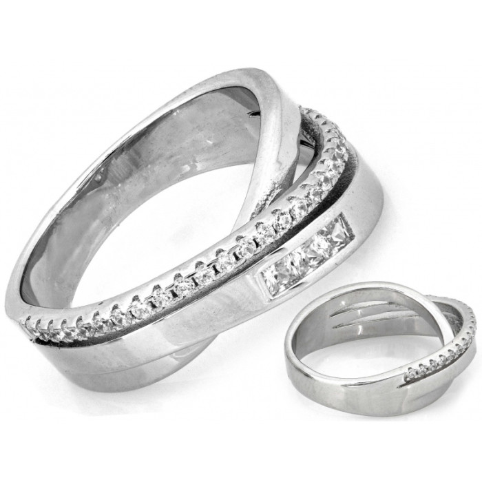 Srebrny pierścionek z klasycznym wzorem