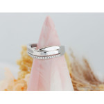 Srebrny pierścionek z klasycznym wzorem