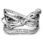 Szeroki srebrny pierścień przeplatany z cyrkoniami