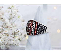 Duży srebrny pierścień z cyrkoniami